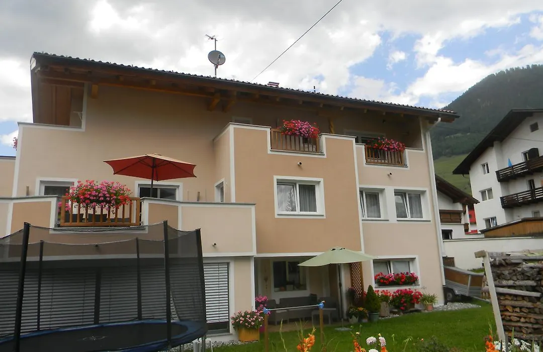 Haus Zentner-1